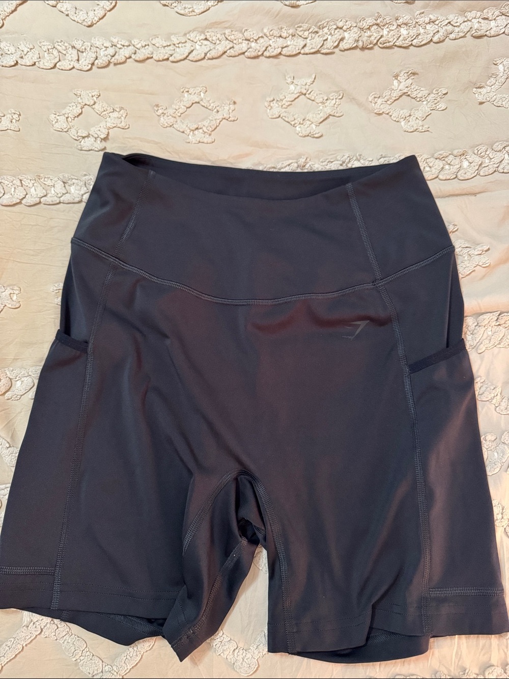 black gymshark pocket shorts